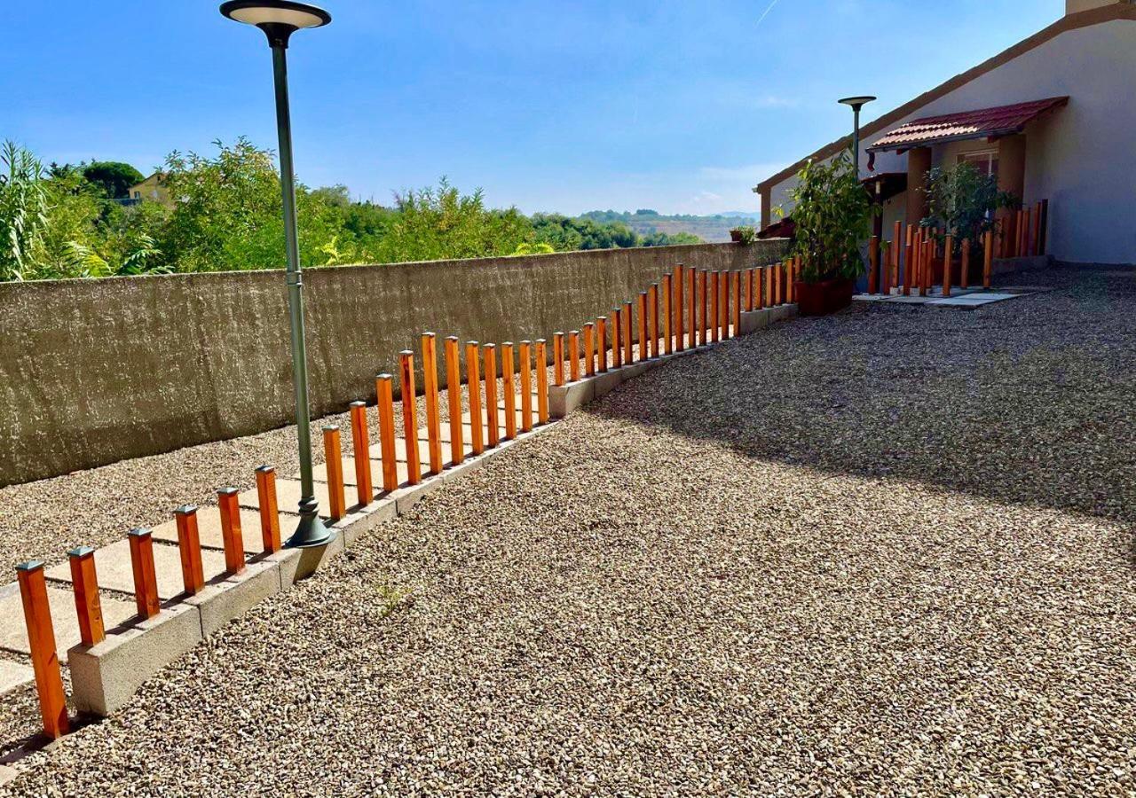 Appartamento Il Villino Melfi Esterno foto